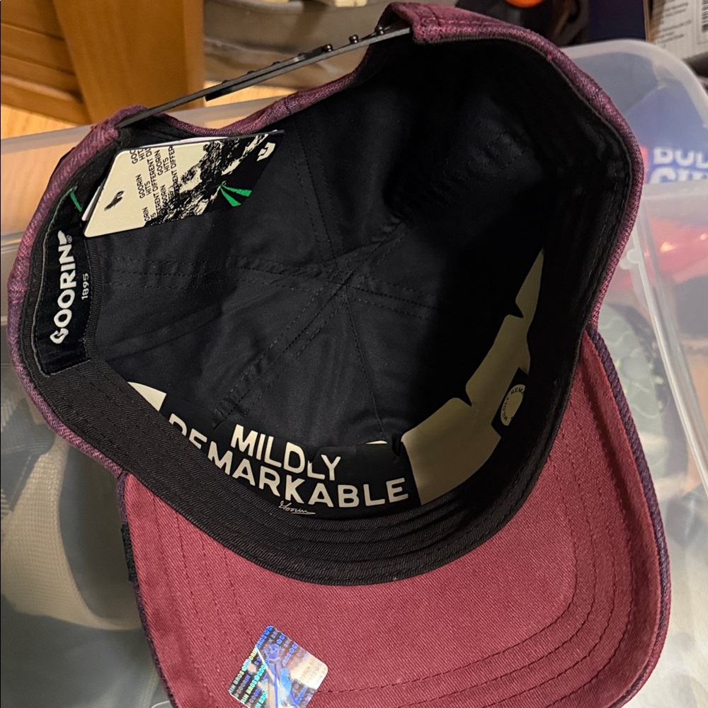 Maroon Cat Patch Cap denim. Goorin bros - Picture 2 of 3